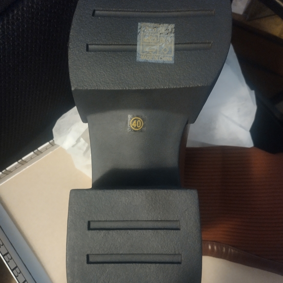 Newbella Patterned Box - Picture 3 of 4